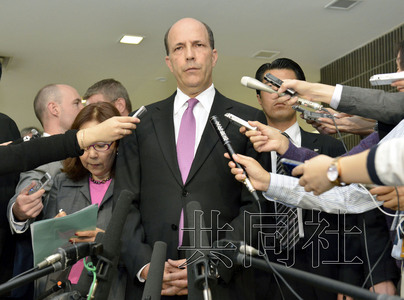 10��17�����磬����פ�մ�ʹ³˹�ڶ��������ձ����񸱴󳼼�����˾����פ��������ʿ�����Ӽ���ǿ�����˱���һ�·���������ʾ�����ǡ�����ͬ�磩