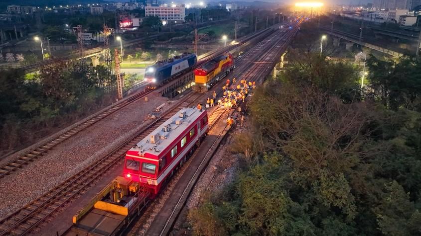 西部陆海新通道关键编组枢纽开展集中修施工