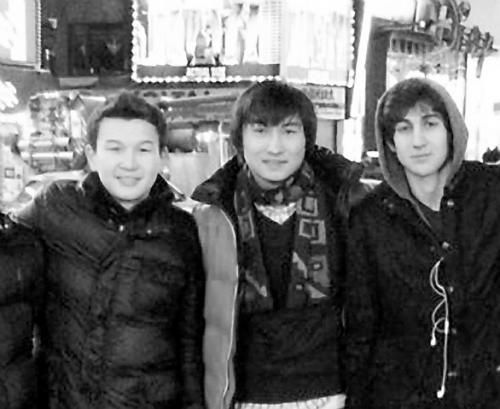 ��ʿ�ٱ�ը���������ӷ�Ϊ����ͬѧ��������֤