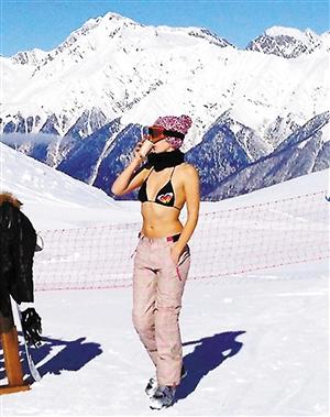 冬奥趣闻:约会神器Tinder女选手穿内衣解暑(图)